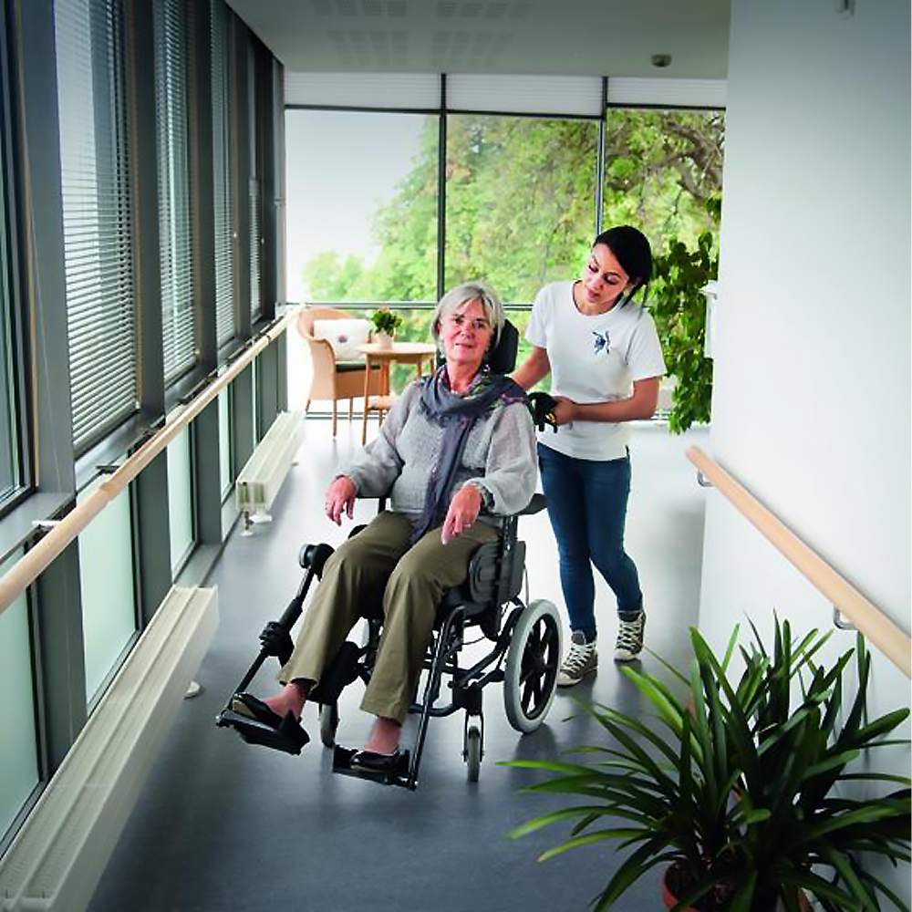 Invacare, Rea Azalea transit wheelchair